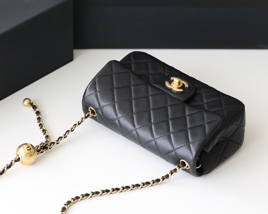 CHANEL FLAP BAG 20CM GOLD HARDWARE BLACK LAMBSKIN