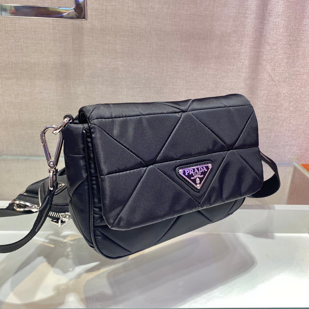 PRADA SMALL FLAP BAG 21 IN BLACK TRIANGULAR QUILTED PATTERN RE-NYLON