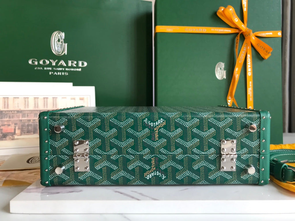 GRAND HÔTEL TRUNK BAG 24 IN GREEN GOYARDINE CANVAS AND CALFSKIN