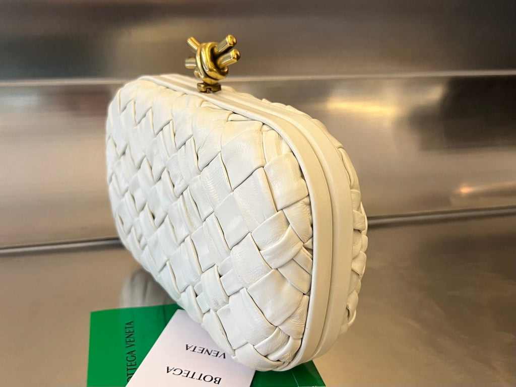 KNOT 19 IN WHITE LAMBSKIN