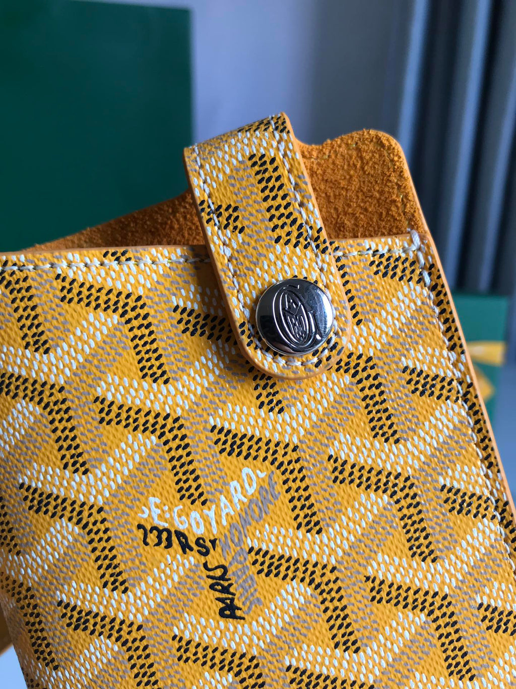 MONTMARTRE GM CASE 18 IN YELLOW GOYARDINE CANVAS