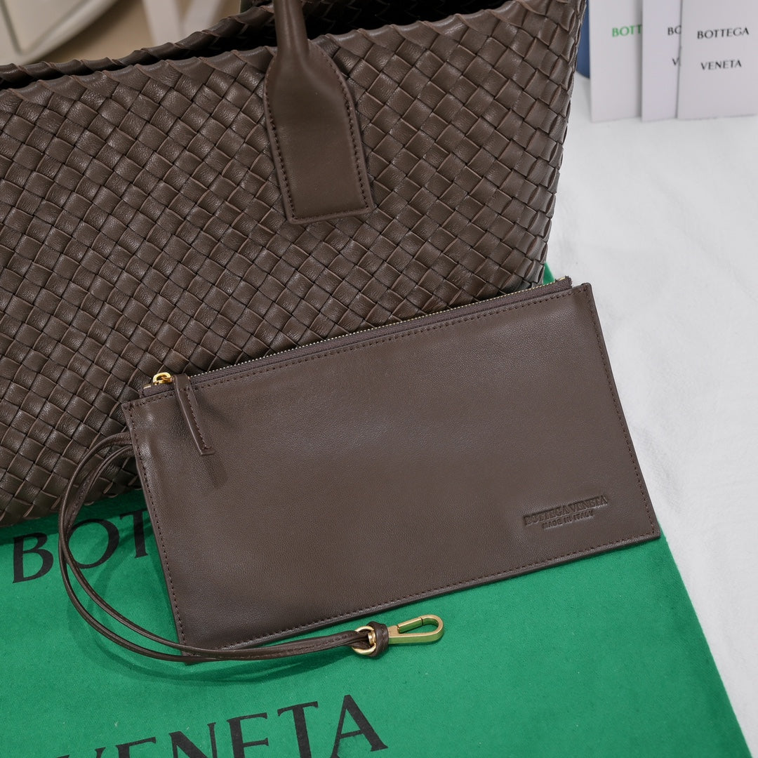 BOTTEGA VENETA Large Cabat 45cm Chocolate Lambskin Ghw