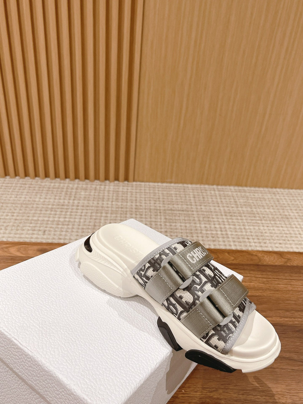 DIOR PLATFORM SLIDES 25S 30 MM IN WHITE MIX GREY FABRIC AND CALFSKIN