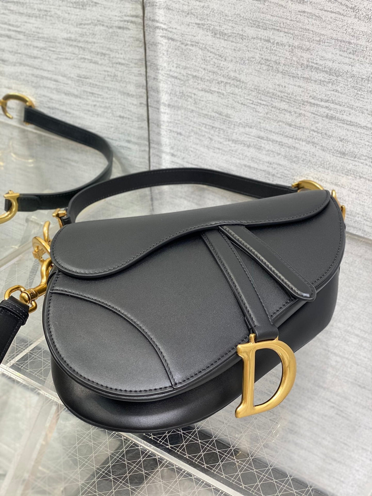 SADDLE BAG 24 IN BLACK CALFSKIN GOLD HARDWARE