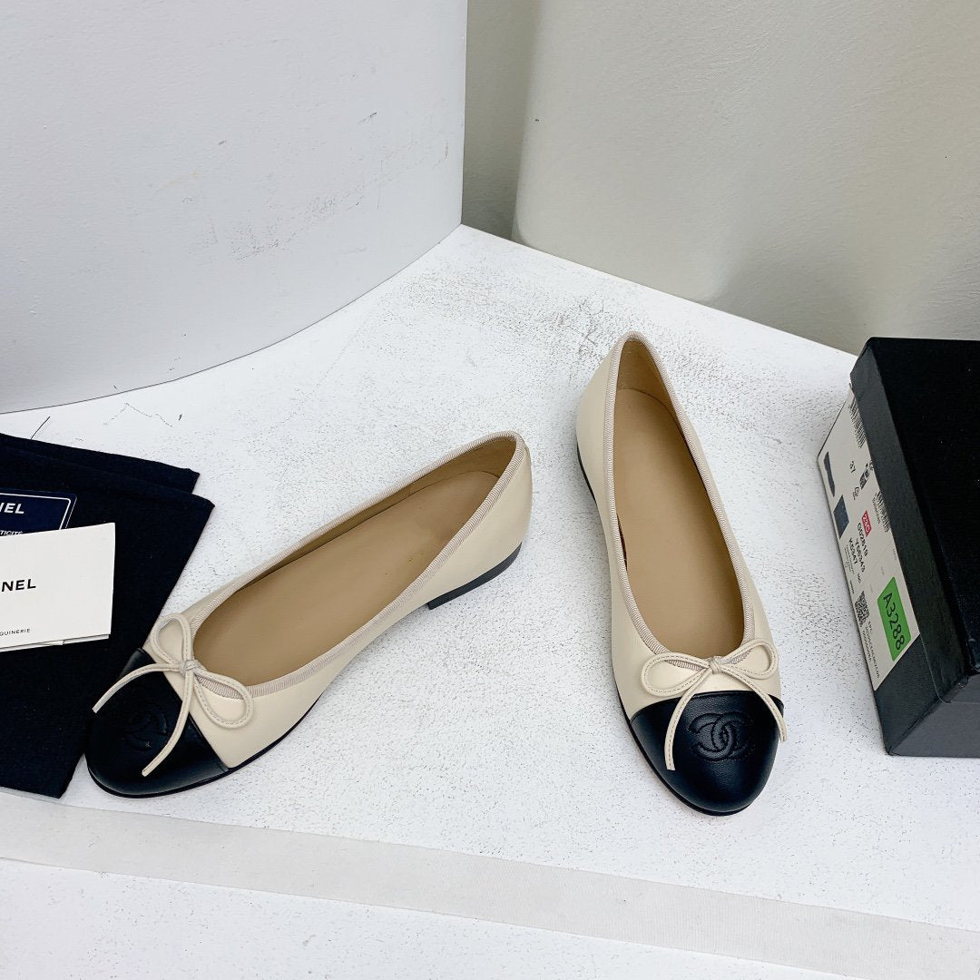 CHANEL ballet flat light beige black lambskin