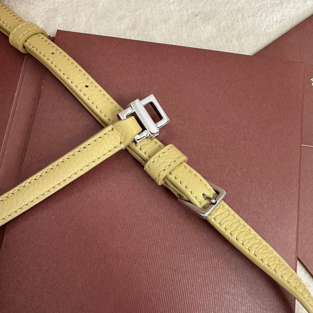 EXTRA POCKET L19 IN LIGHT YELLOW CALFSKIN WITH SILVER HARDWARE
