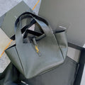 LE 5 À 7 BEA IN GRAINED LEATHER BLACK