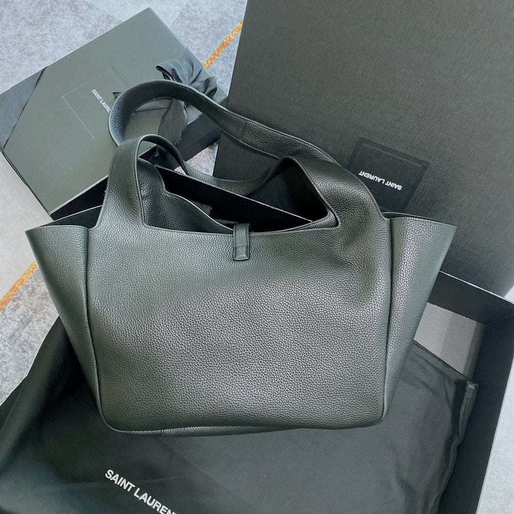 LE 5 À 7 BEA IN GRAINED LEATHER BLACK