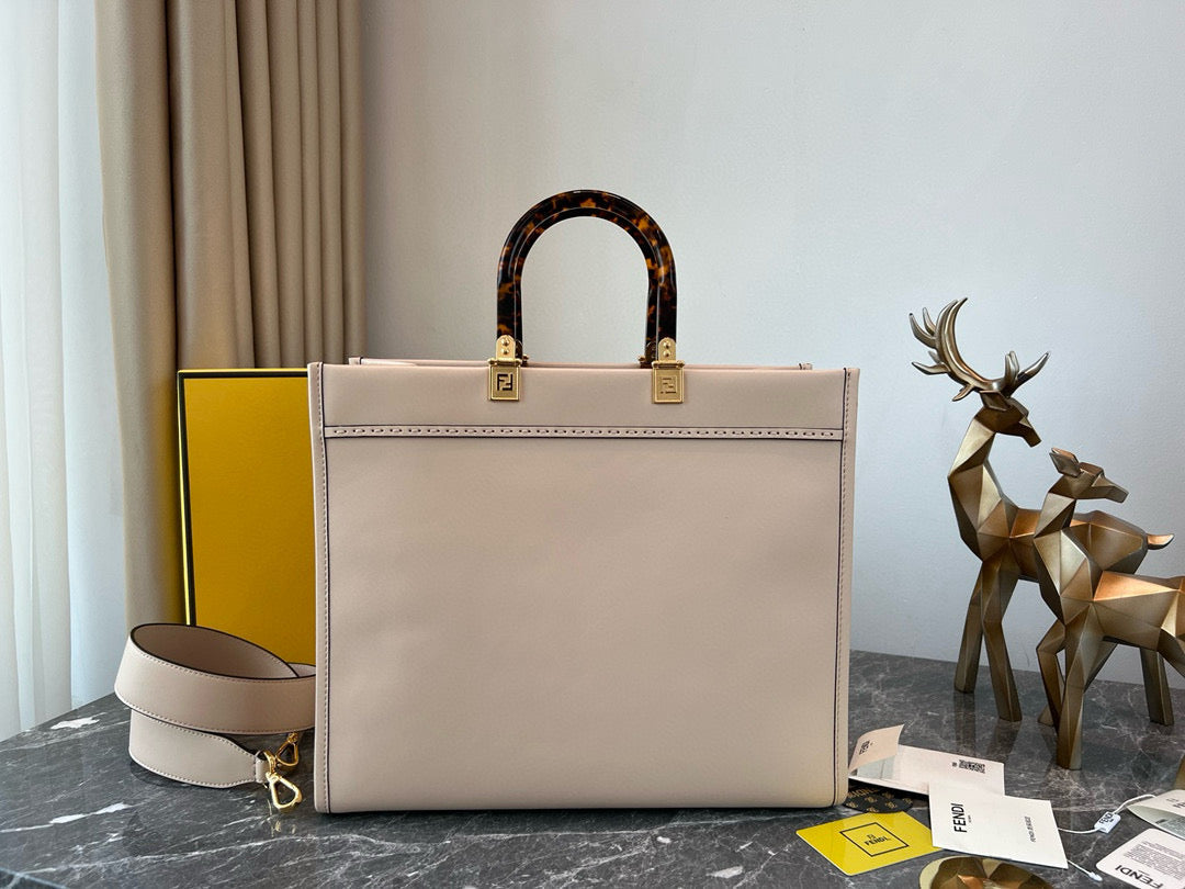 SHINE LARGE 35 TOTE IN BEIGE CREAM CALFSKIN