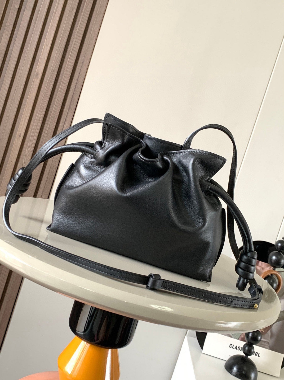 LOE MEDIUM 30 FLAMENCO KNOT IN BLACK LAMBSKIN
