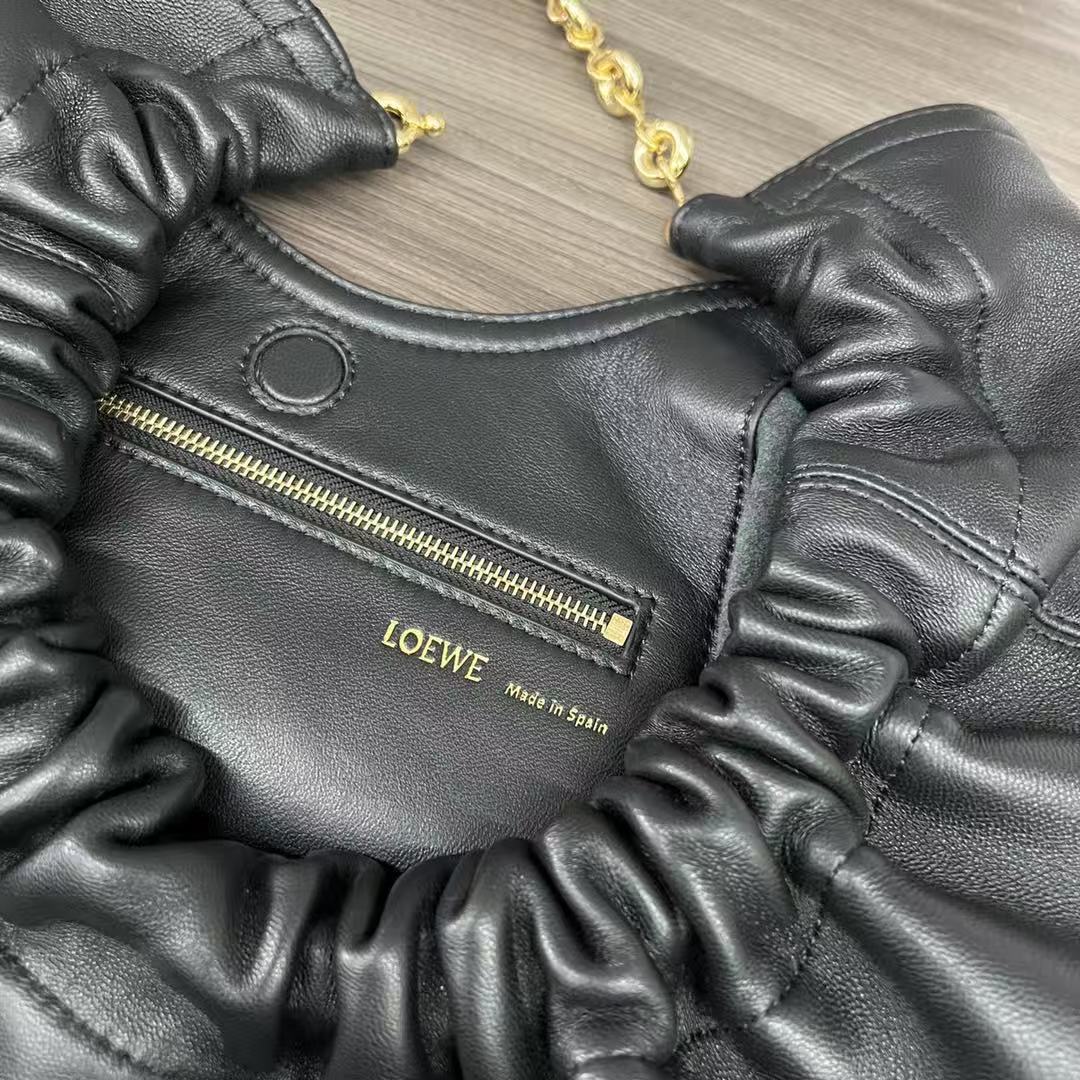 LOEWE SQUEEZE BAG 34 IN BLACK LAMBSKIN