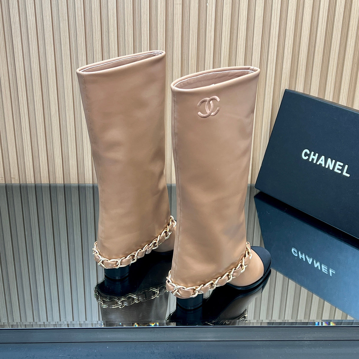 CHANEL 25S KNEE-HIGH HEELED BOOTS 65MM IN BEIGE CALFSKIN GOLD HARDWRE