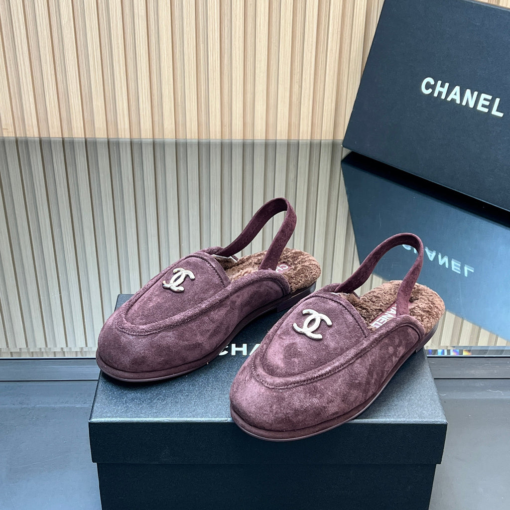 CHANEL 25S BACK STRAP MULE 15MM IN DARK PURPLE SUEDE AND WOOL GOLD HARDWRE