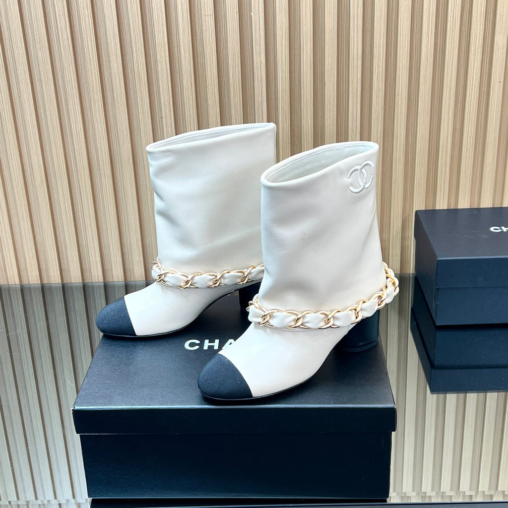 CHANEL 25S LOW BOOTS 65MM IN WHITE CALFSKIN GOLD HARDWRE