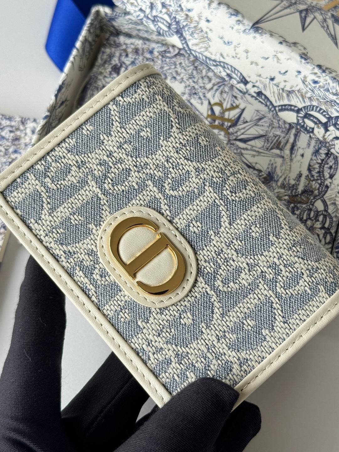 DIOR 25S CARO CARD HOLDER 11 IN LIGHT BLUE CALFSKIN AND CANVAS GOLD HARDWARE