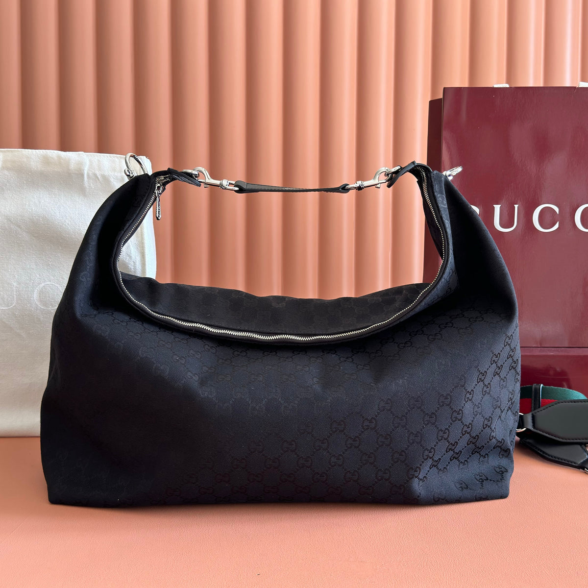 GUCCI 26S HOBO BAG 46 IN BLACK CANVAS