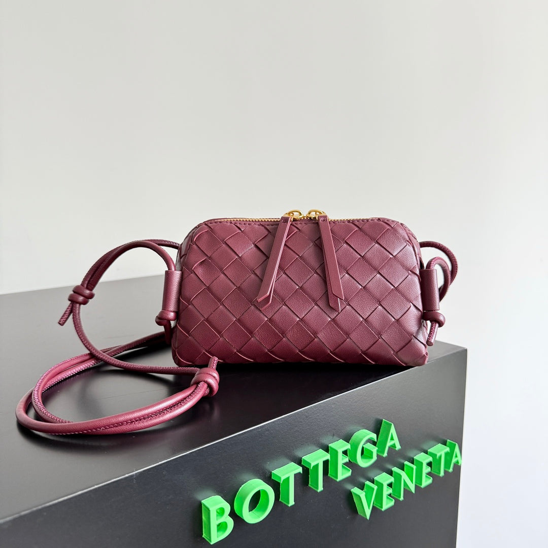 CONCERT POUCH 18.5 IN BURGUNDY LAMBSKIN