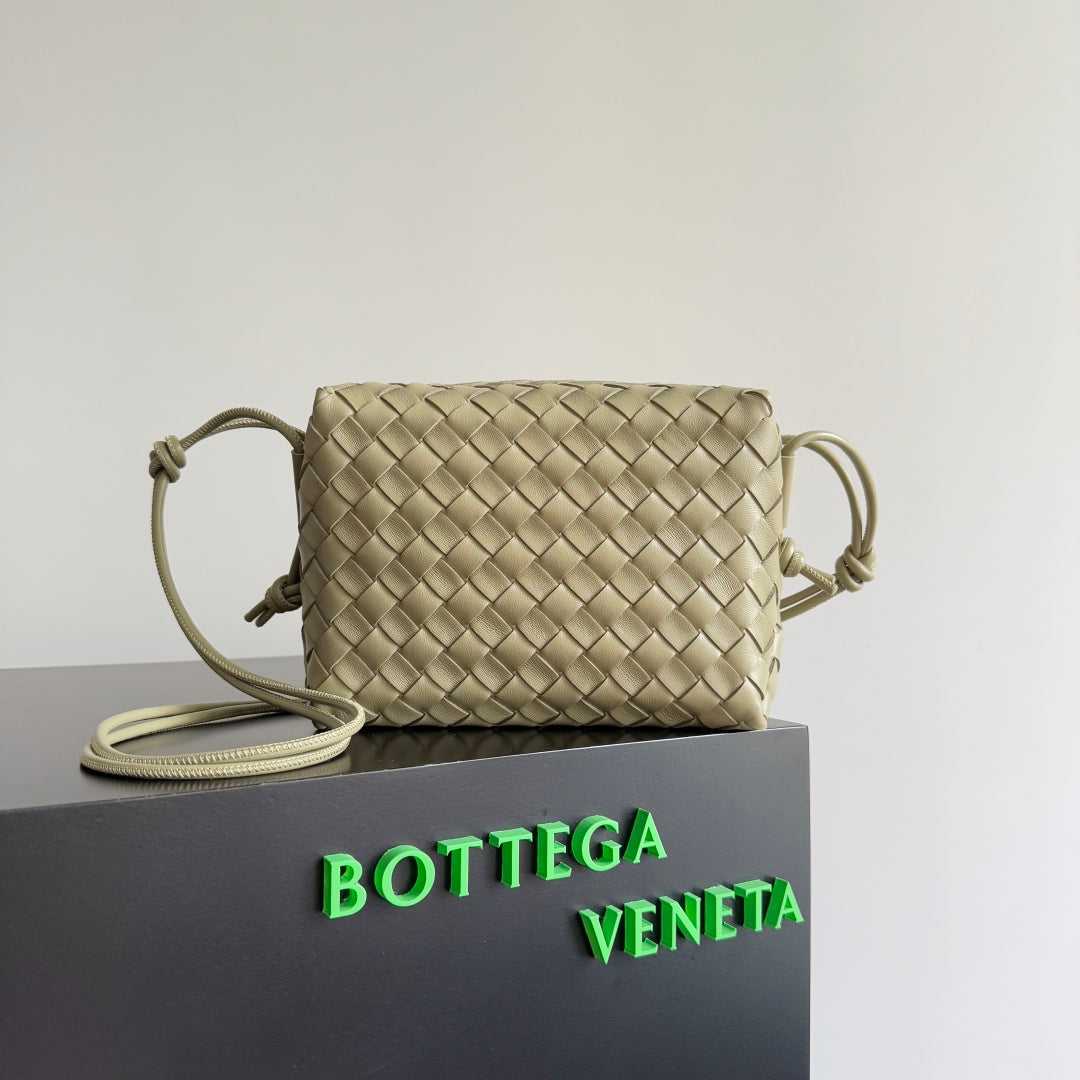 MINI LOOP CAMERA BAG 22 IN BEIGE CALFSKIN