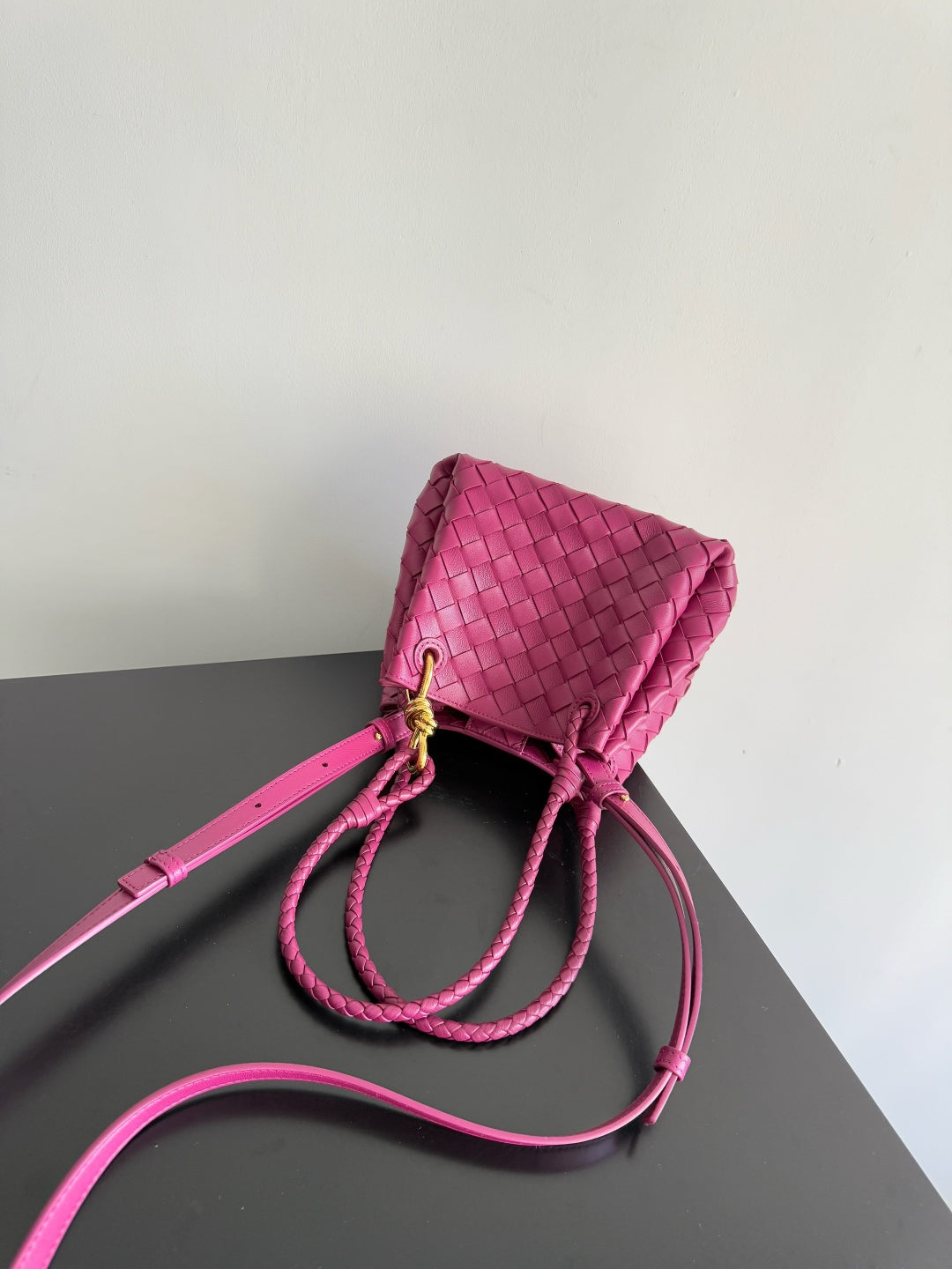 BOTTEGA VENETA 25S SMALL PARACHUTE 21 IN RASPBERRY PINK CALFSKIN GOLD HARDWARE