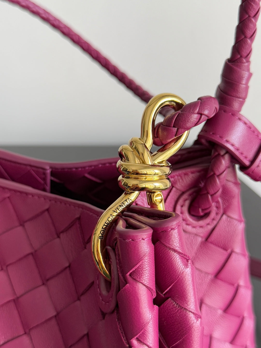 BOTTEGA VENETA 25S SMALL PARACHUTE 29 IN RASPBERRY PINK CALFSKIN GOLD HARDWARE