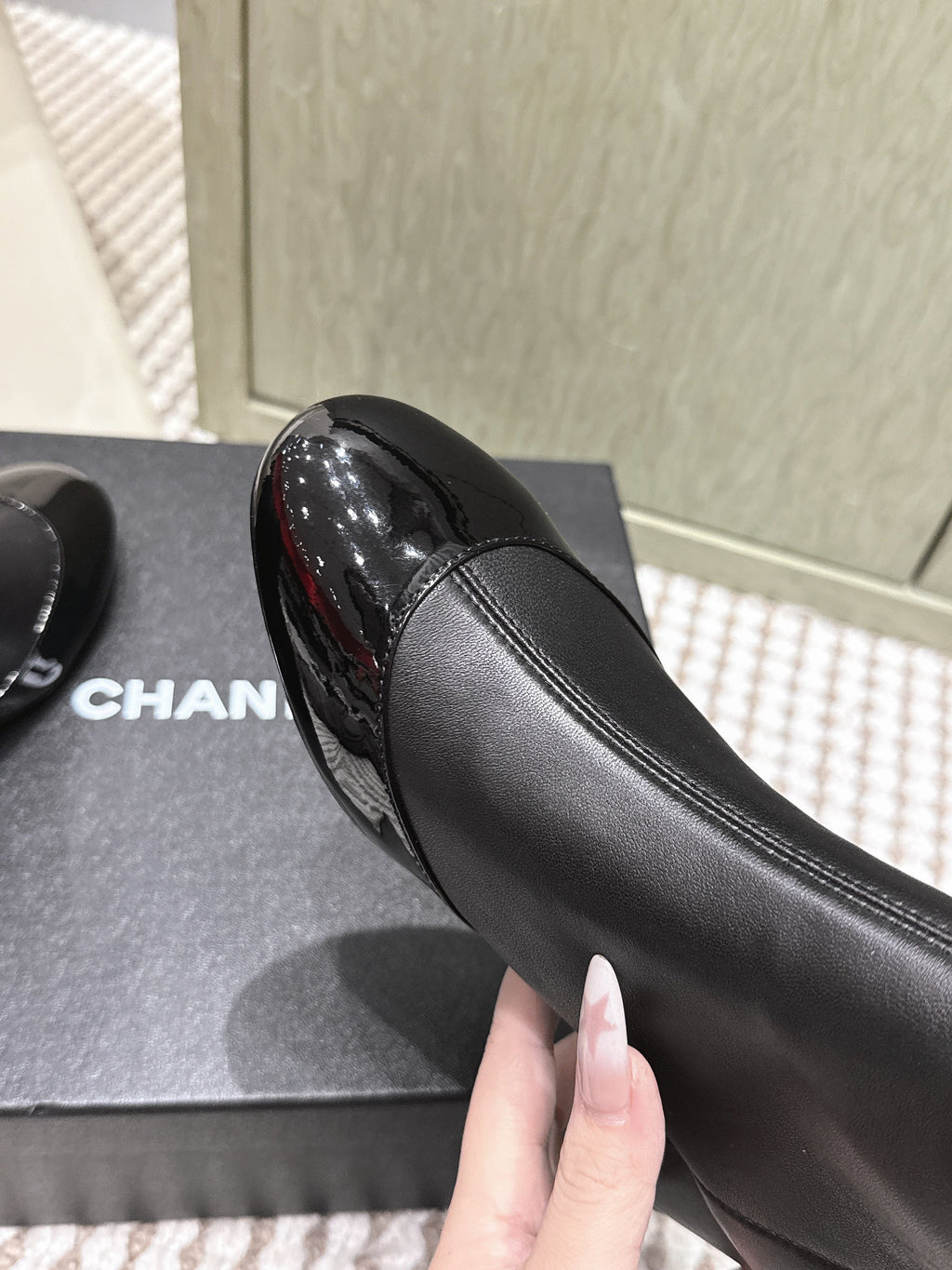 CHANEL 25S ANKLE BOOTS IN BLACK CALFSKIN GLOSSY TOE RUCHED