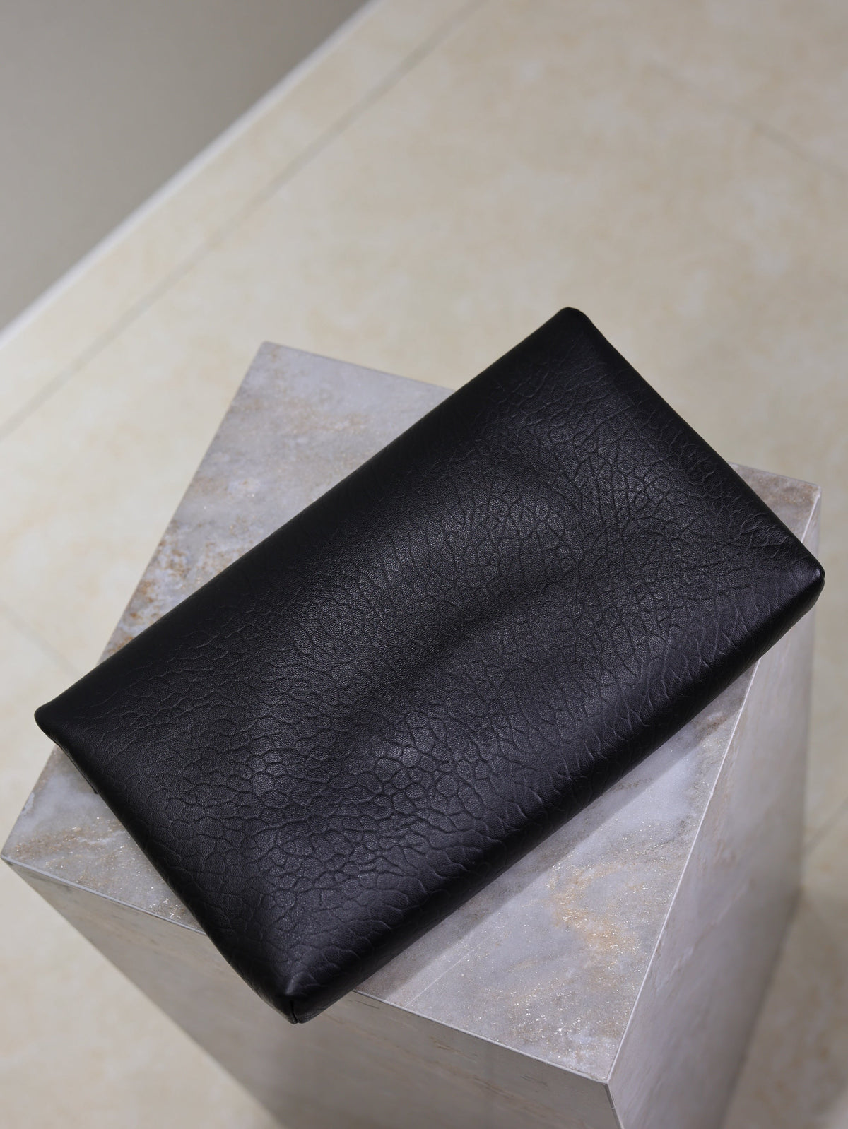 YSL 25S CASSANDRE LARGE ENVELOPE POUCH 29 IN BLACK CALFSKIN GRAY HARDWARE