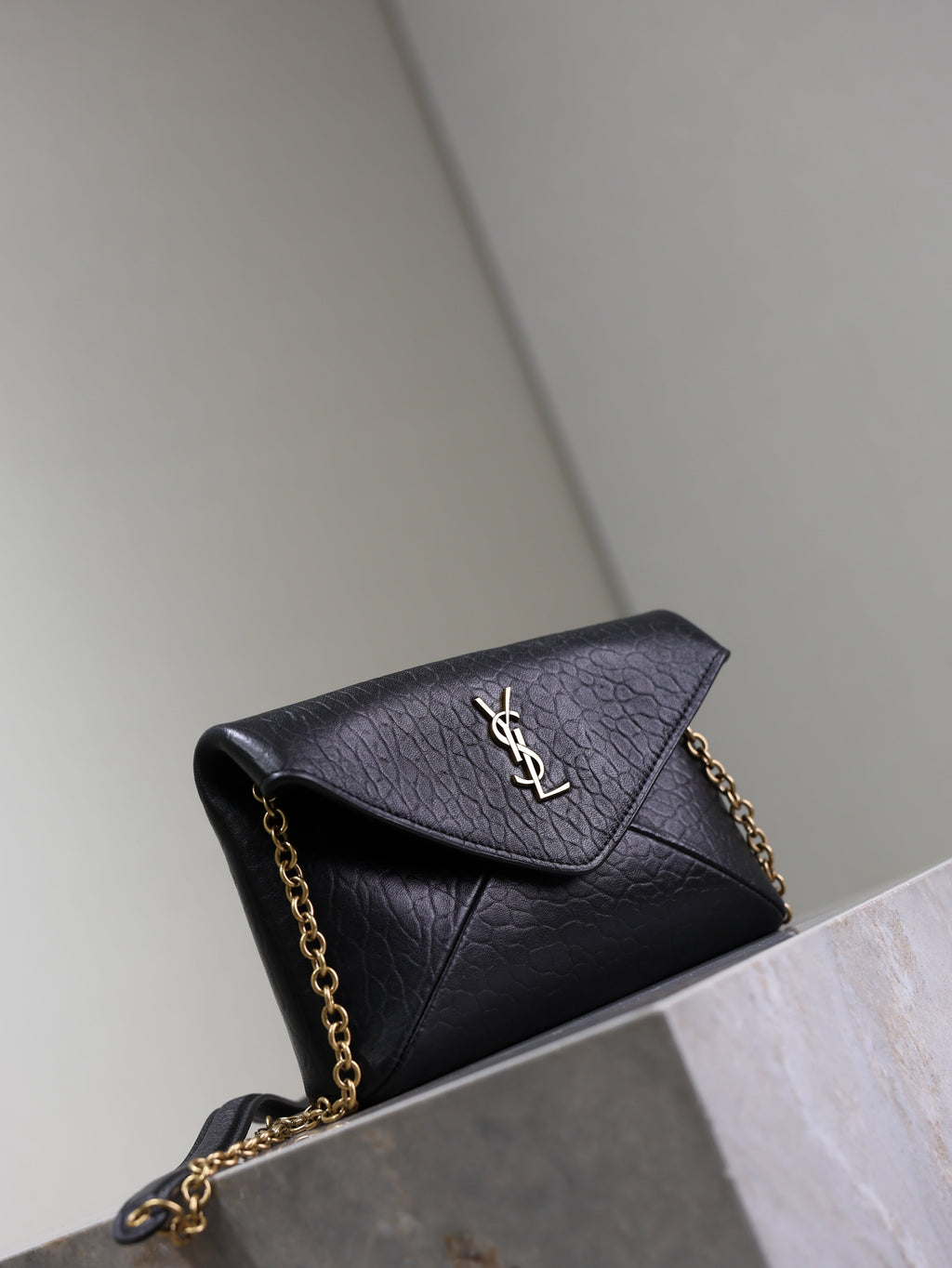 YSL 25S CALYPSO MINI 19 IN BLACK LAMBSKIN GOLD HARDWARE