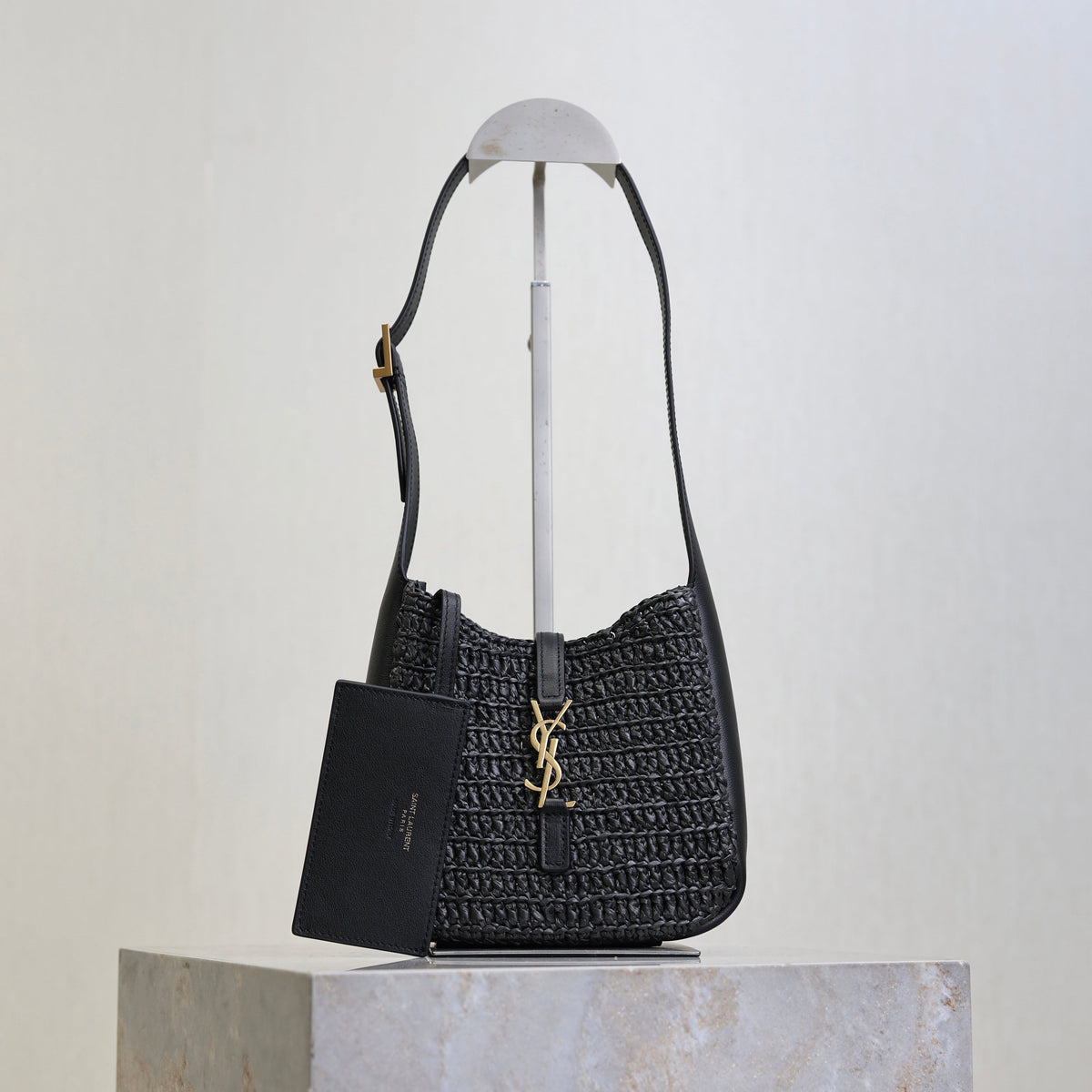 YSL 25S LE 5 À 7 SUPPLE SMALL 16 IN BLACK RAFFIA AND LEATHER GOLD HARDWRE