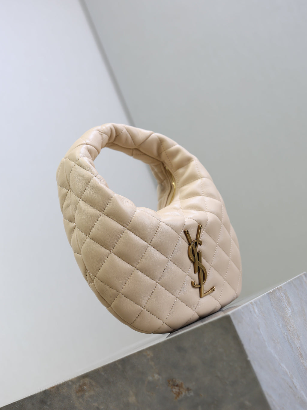 YSL 25S ICARINO 17 IN BEIGE QUILTED CALFSKIN GOLD HARDWRE