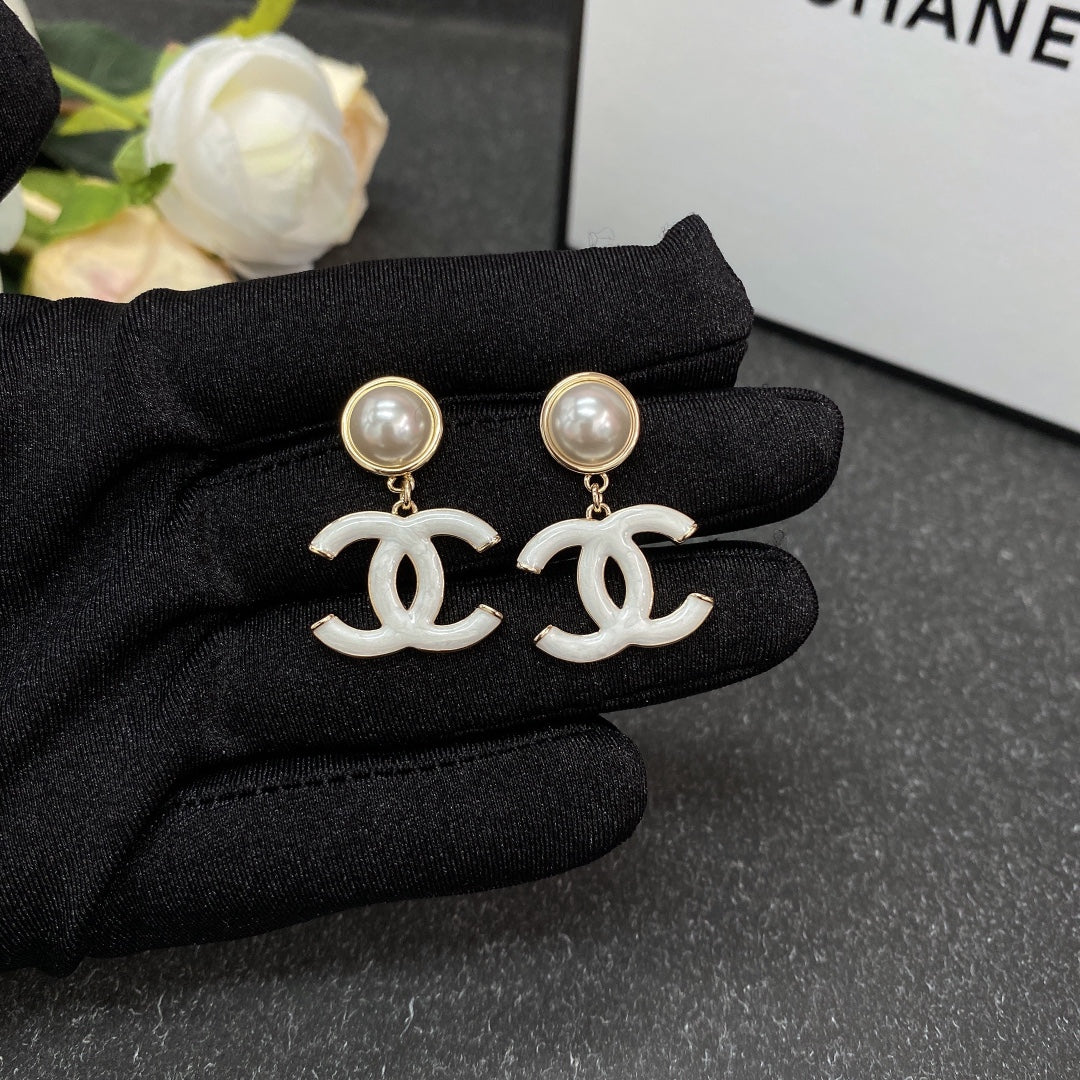 18K  Chanel White Pearl Earrings