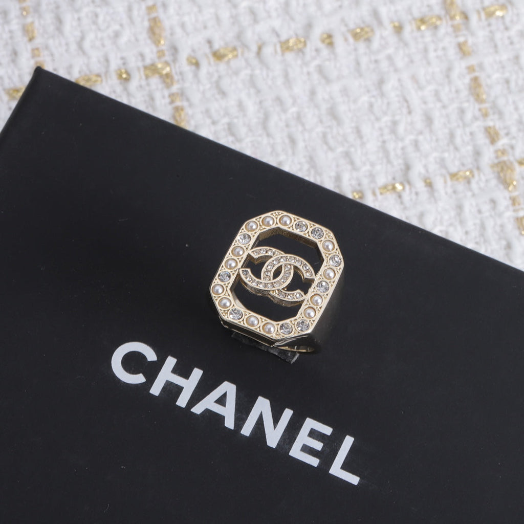 18K  Chanel Diamonds Ring