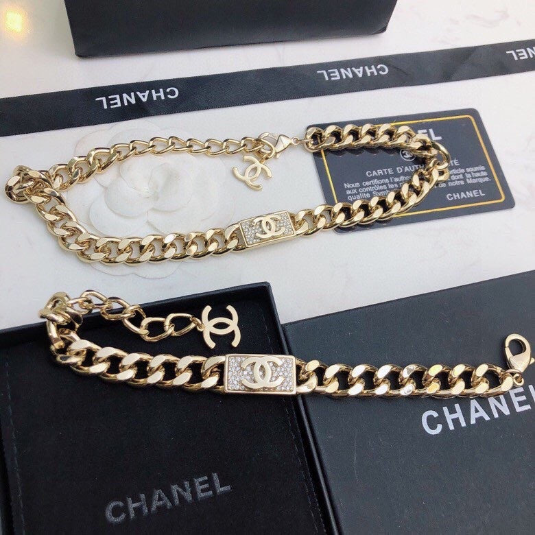 18K  Chanel Diamonds Chain Necklace