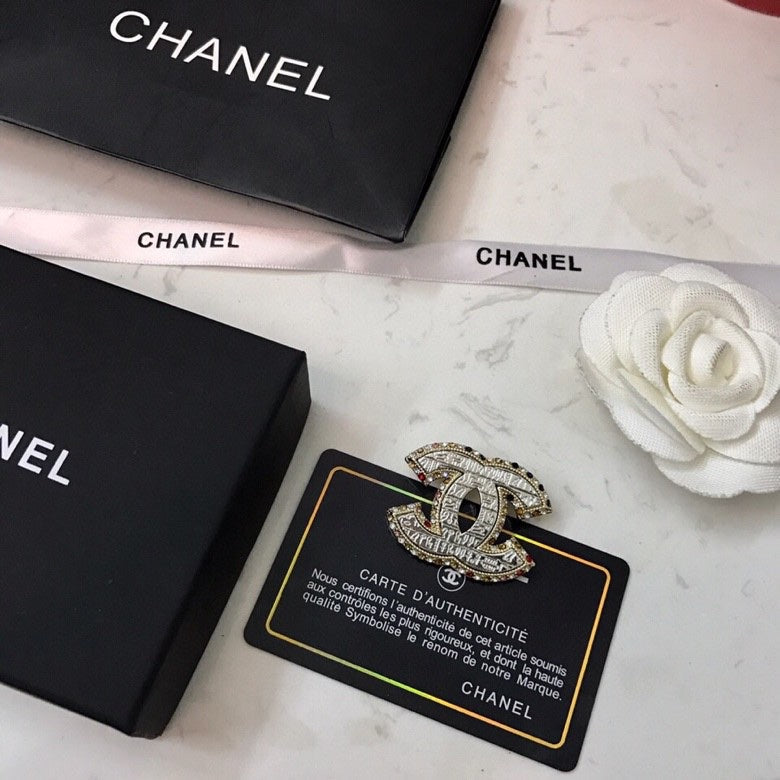 18K  Chanel Diamonds Brooch