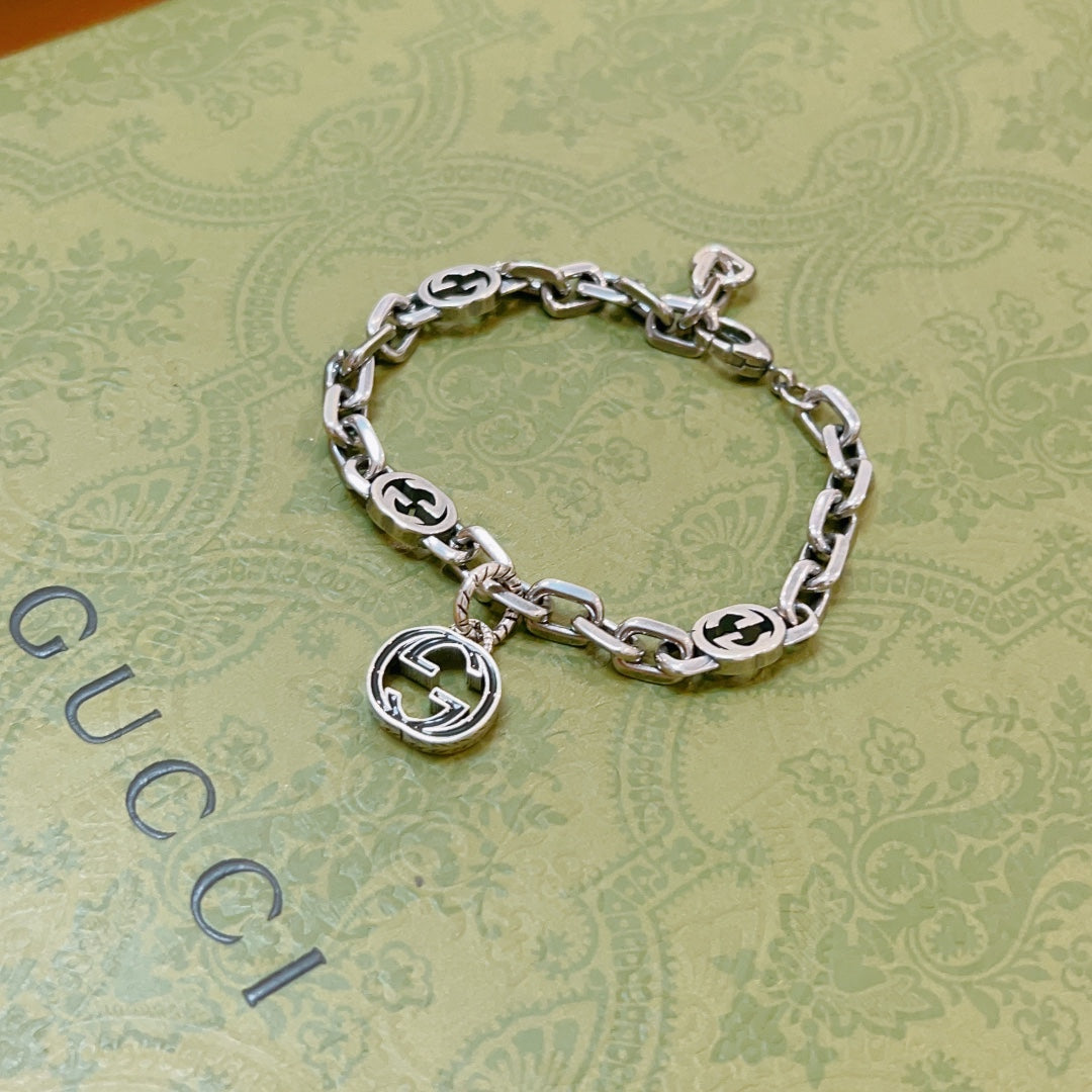 Double Gucci Interlocking Gucci Pendant Bracelet