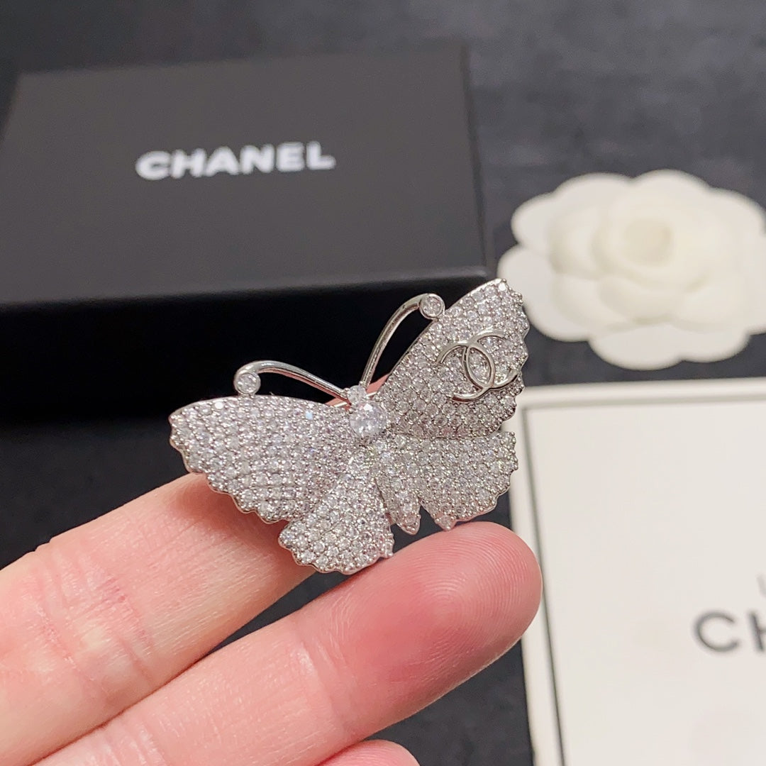 18K  Chanel Butterfly Diamonds Brooch