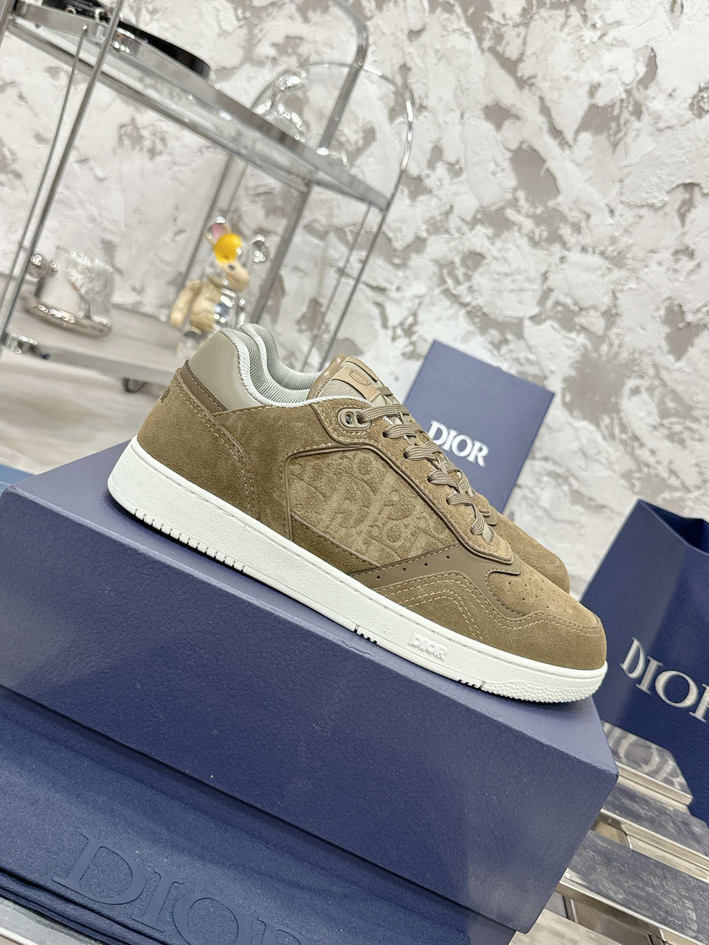 DIOR 25S B27 UPTOWN LOW-TOP SNEAKERS IN OLIVE BROWN CALFSKIN STYLE 5