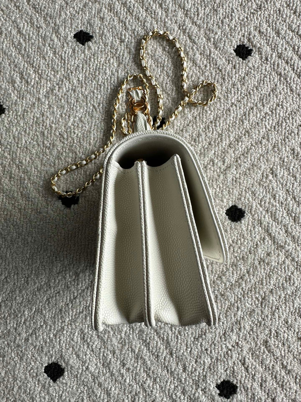 CHANEL 25S CLASSIC WALLET ON CHAIN 19 IN WHITE LAMBSKIN WITH GOLD HARDWARE
