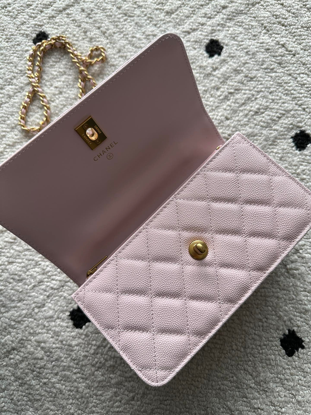 CHANEL 25S CLASSIC WALLET ON CHAIN 19 IN LIGHT PINK LAMBSKIN WITH GOLD HARDWARE