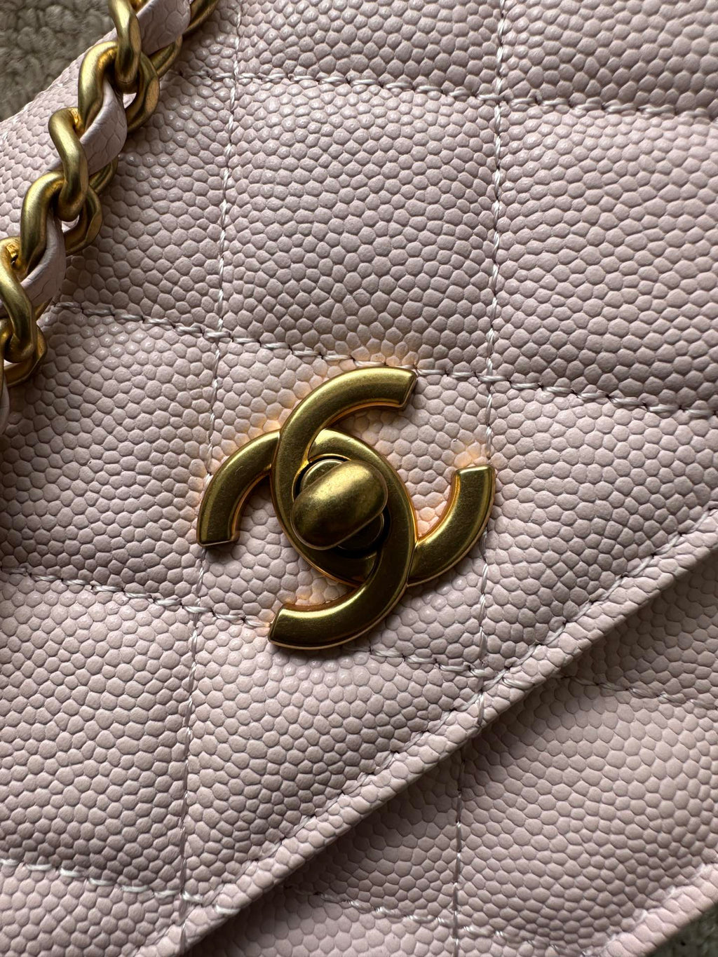 CHANEL 25S CLASSIC WALLET ON CHAIN 19 IN LIGHT PINK LAMBSKIN WITH GOLD HARDWARE