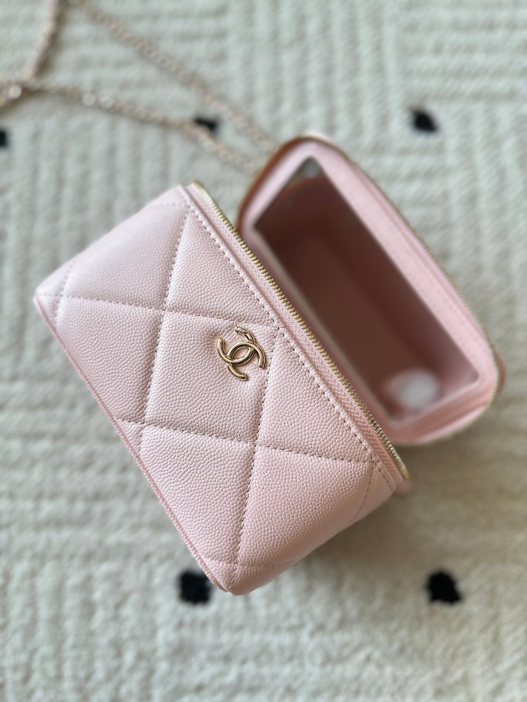 CHANEL 25S VANITY BAG 17 IN LIGHT PINK CAVIAR LEATHER WITH GOLD HARDWARE