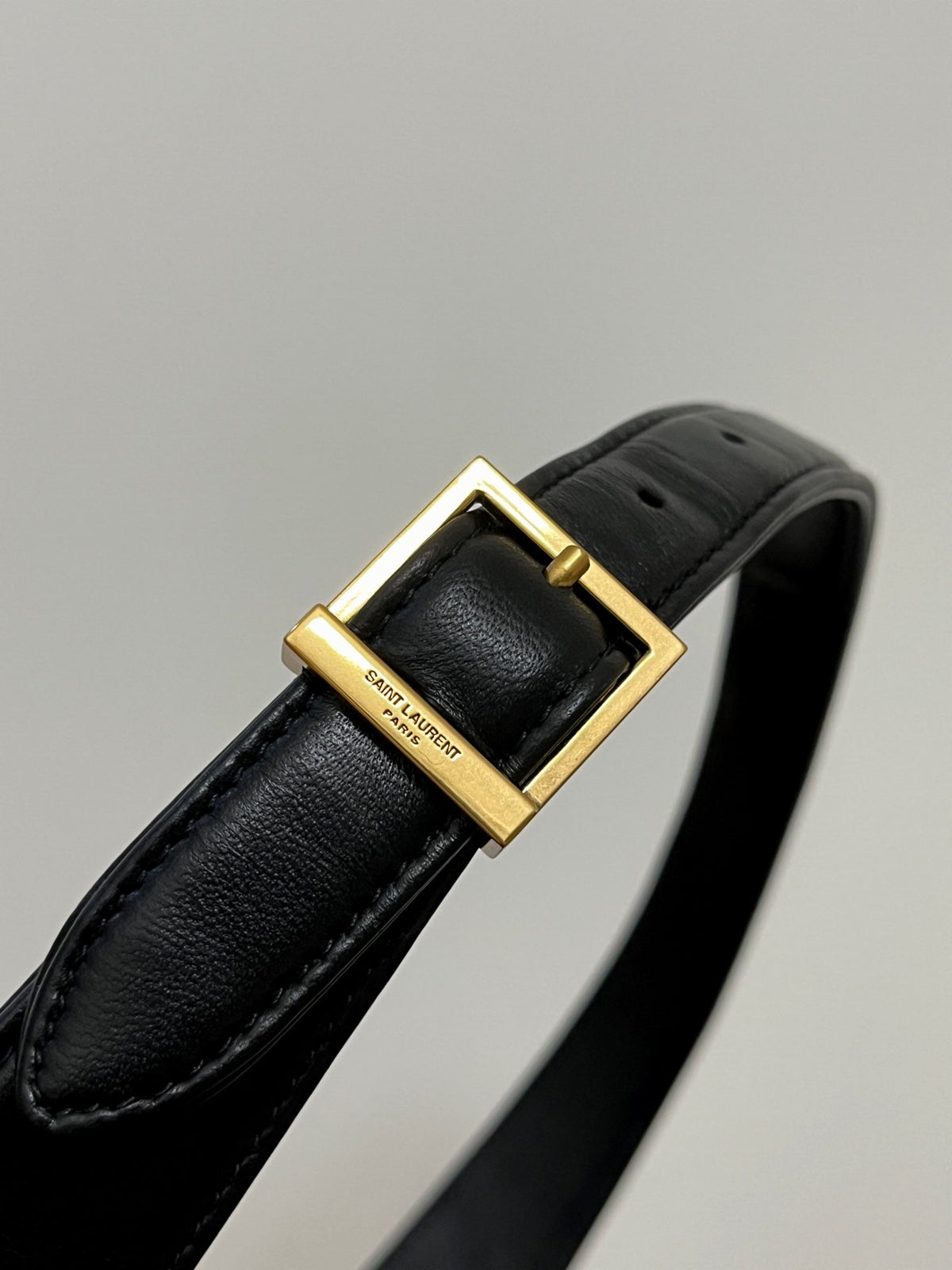LE 5 À 7 BAG 24 BLACK GLOSSY CALFSKIN HOBO