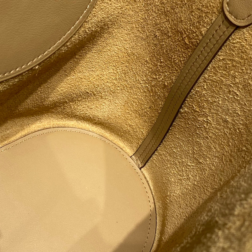 HERMES 25S IN THE LOOP 18 IN LIGHT CARAMEL CALFSKIN SILVER HARDWARE
