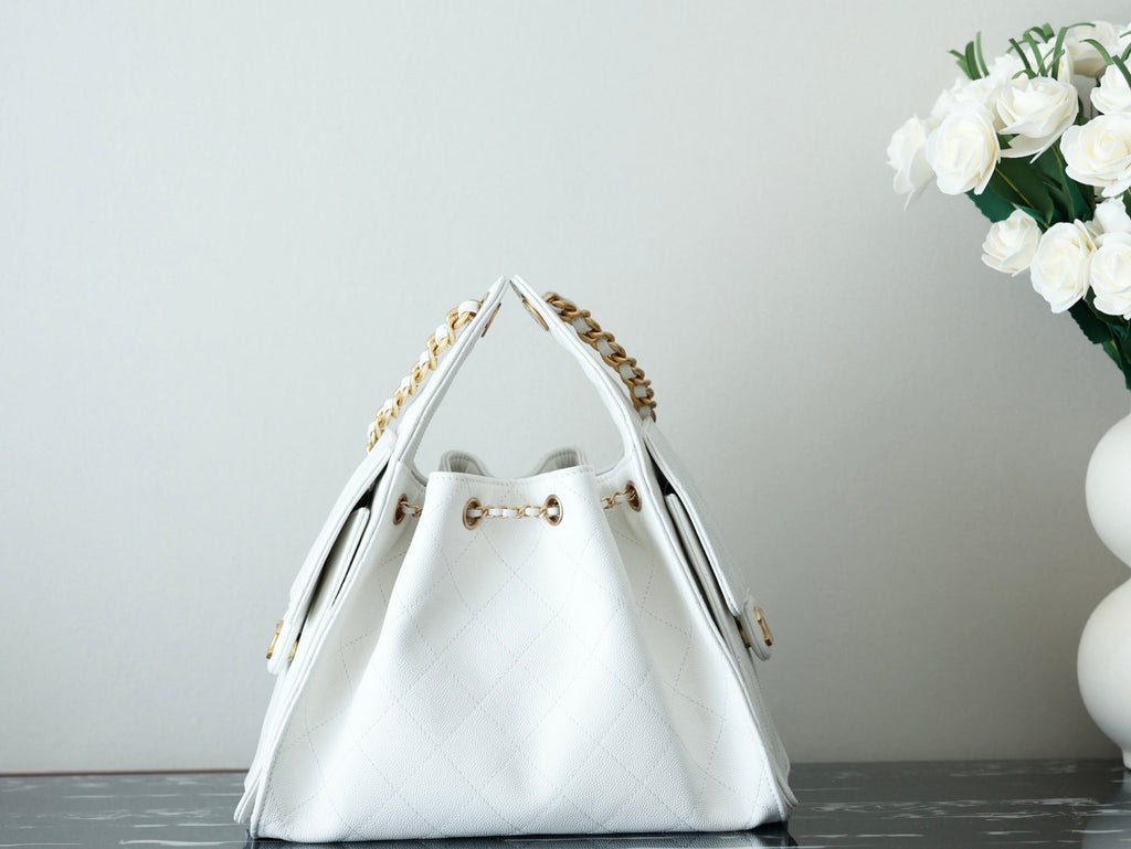 CHANEL 25S HOBO BAG 30 CM IN WHITE LAMBSKIN WITH GOLD HARDWARE