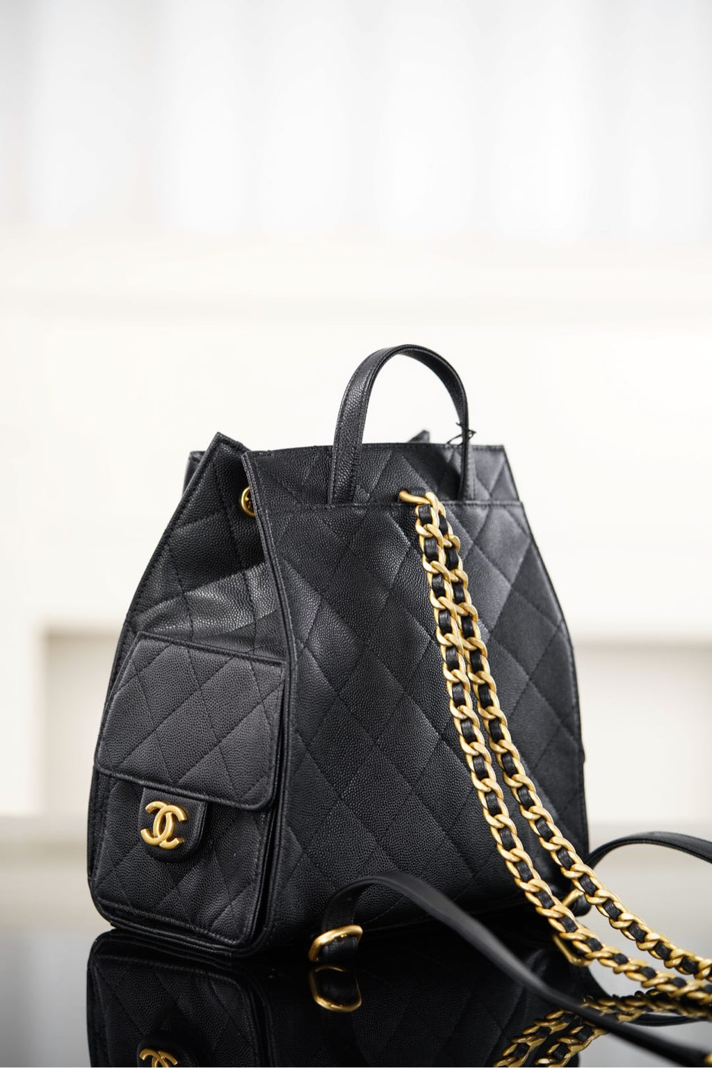 CHANEL 25S GRABRIELLE 23 CM IN BLACK LAMBSKIN WITH GOLD HARDWARE