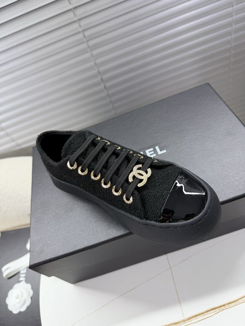 CHANEL 25S TRAINERS BLACK 35MM IN GLITTERED TWEED AND PATENT CALFSKIN