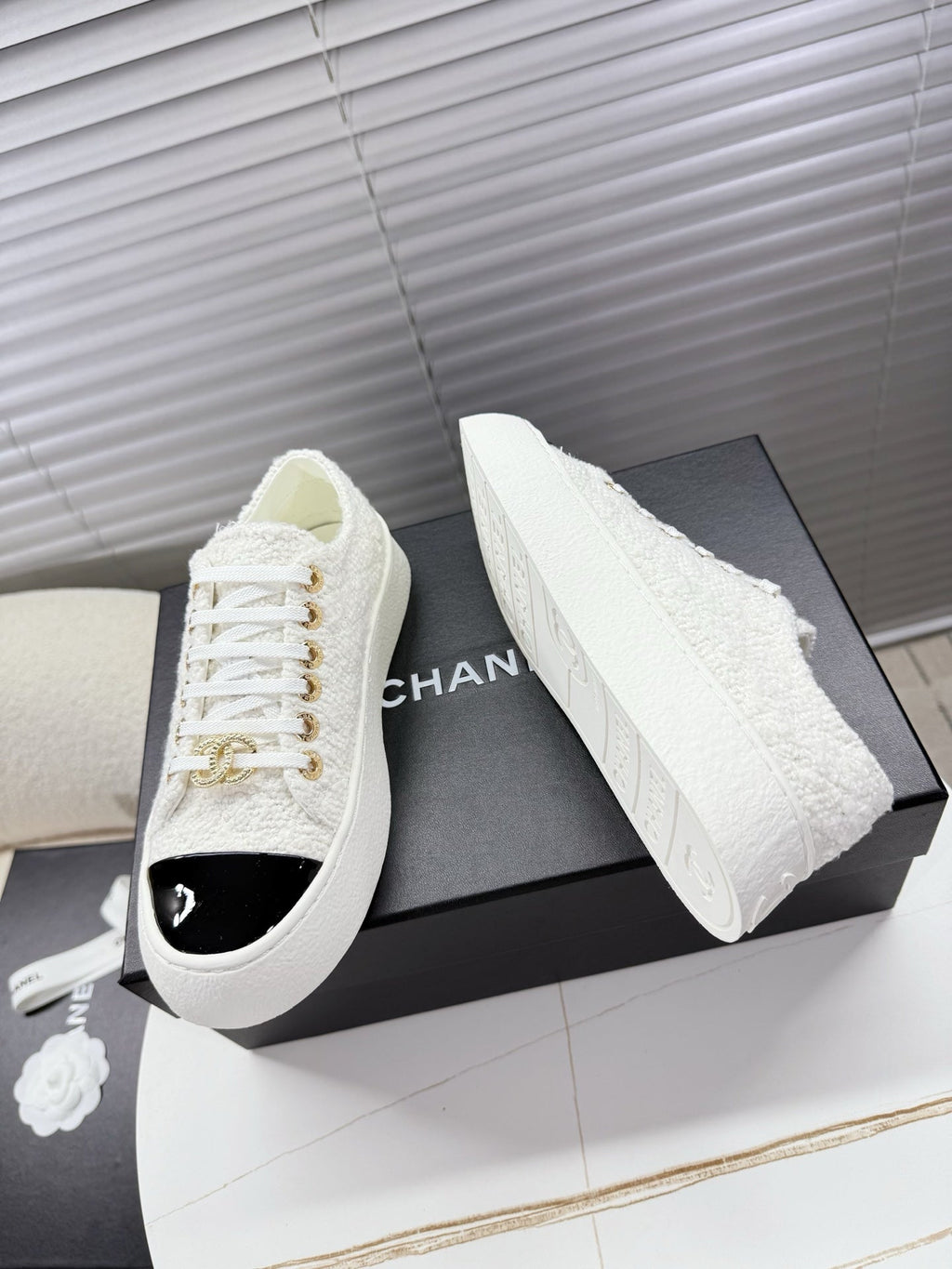 CHANEL 25S TRAINERS WHITE 35MM IN GLITTERED TWEED AND PATENT CALFSKIN