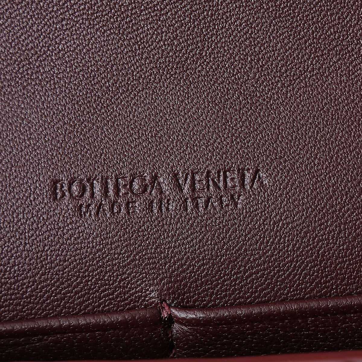 BOTTEGA VENETA 25S ANDIAMO POUCH 19 IN DEEP MAROON CALFSKIN GOLD HARDWARE