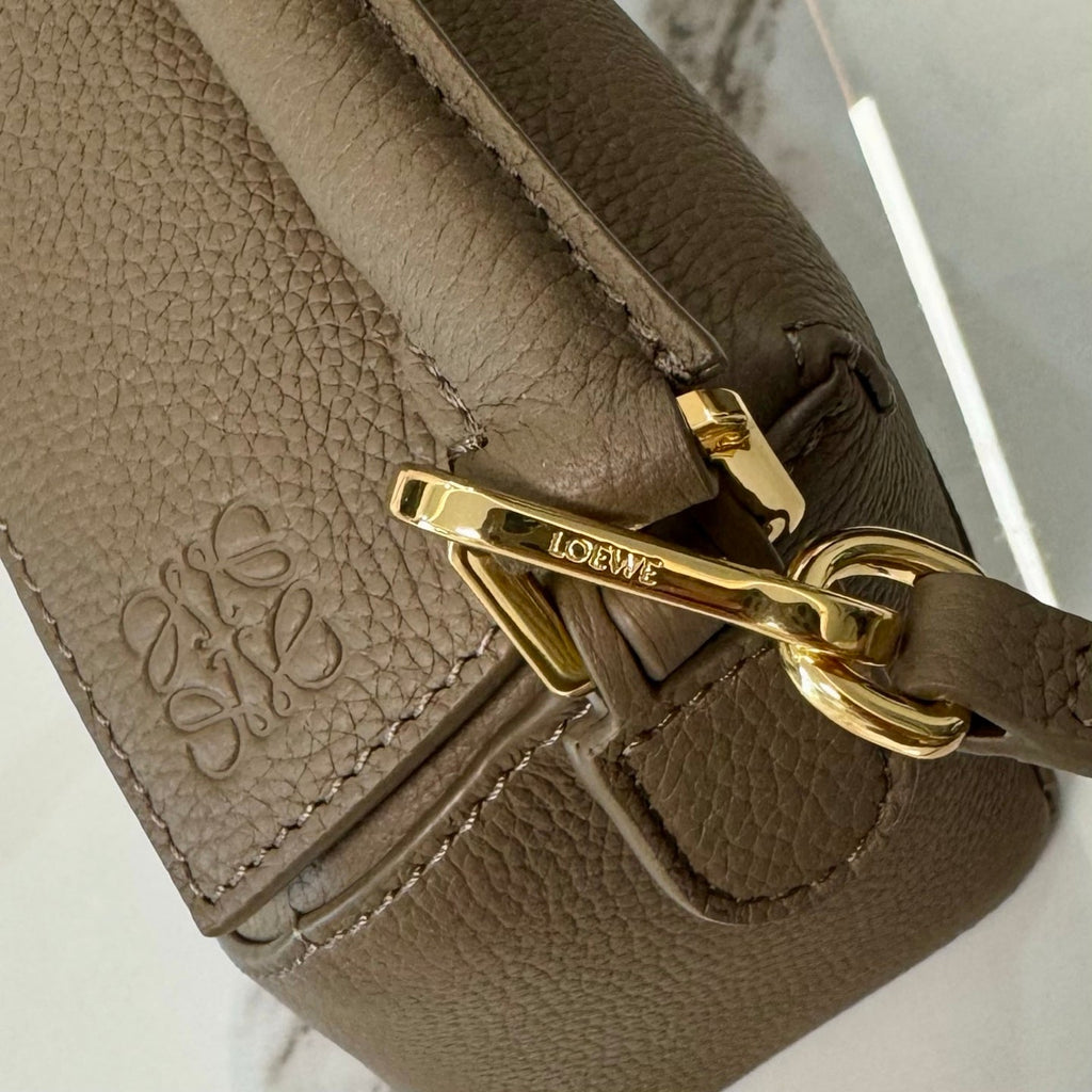 LOEWE 25S PUZZLE EDGE BAG 18 IN WALNUT BROWN CALFSKIN GOLD HARDWARE
