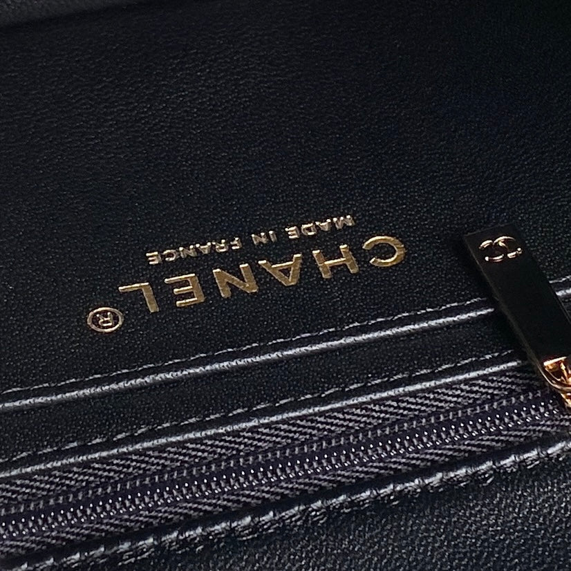 CHANEL 25S MINI FLAP BAG 20 IN BLACK PATENT CALFSKIN GOLD HARDWARE