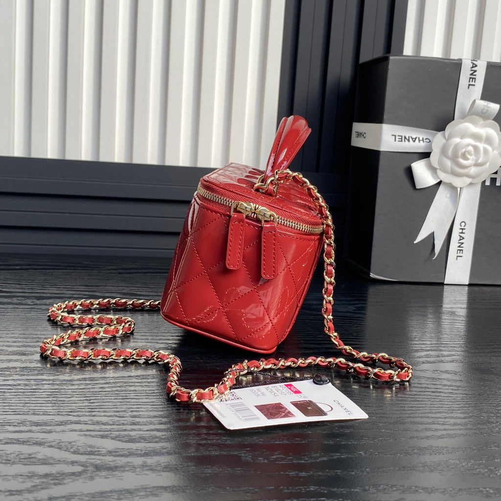 CHANEL 25S VANITY CASE 17 IN DARK RED PATENT CALFSKIN GOLD HARDWARE